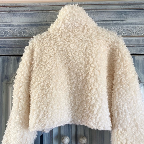 FOREVER 21 Vanilla Faux Shearling Cropped Moto Jacket - Picture 8 of 15